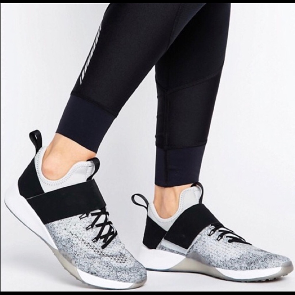 Nike Zoom Strong Women’s Training shoes. Size 8